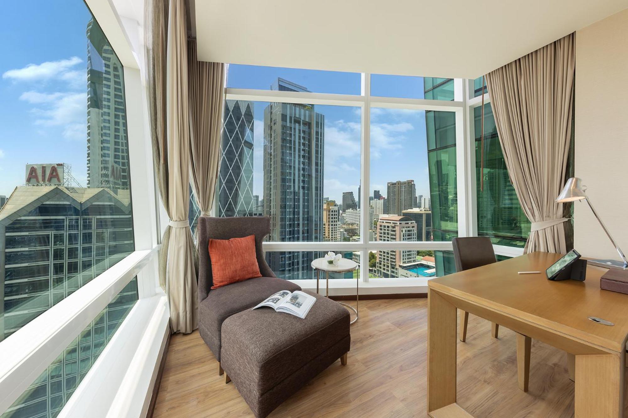 Отель Eastin Grand Sathorn