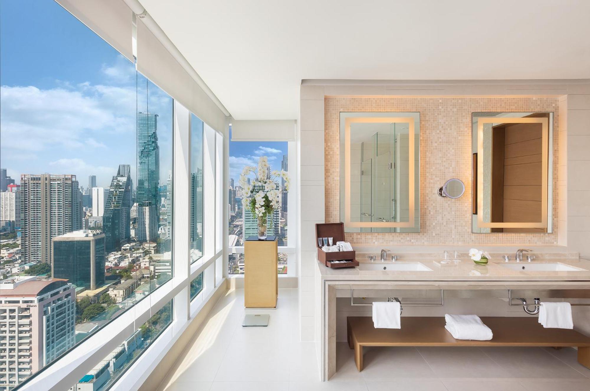 Eastin Grand Sathorn 5* בנגקוק